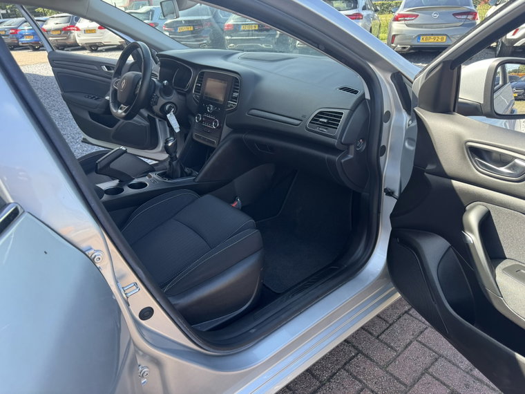 Vehicle Image 26
