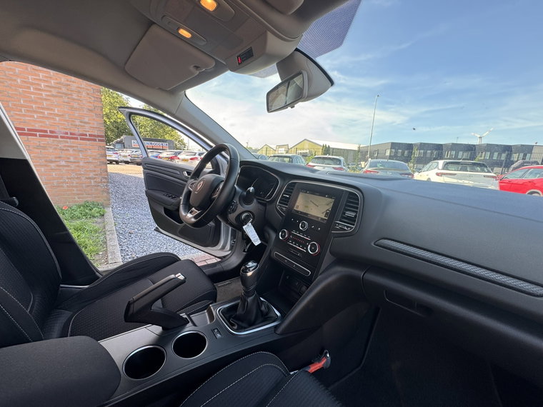 Vehicle Image 28