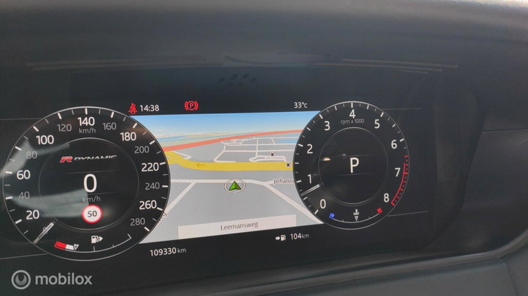 Vehicle Image 25