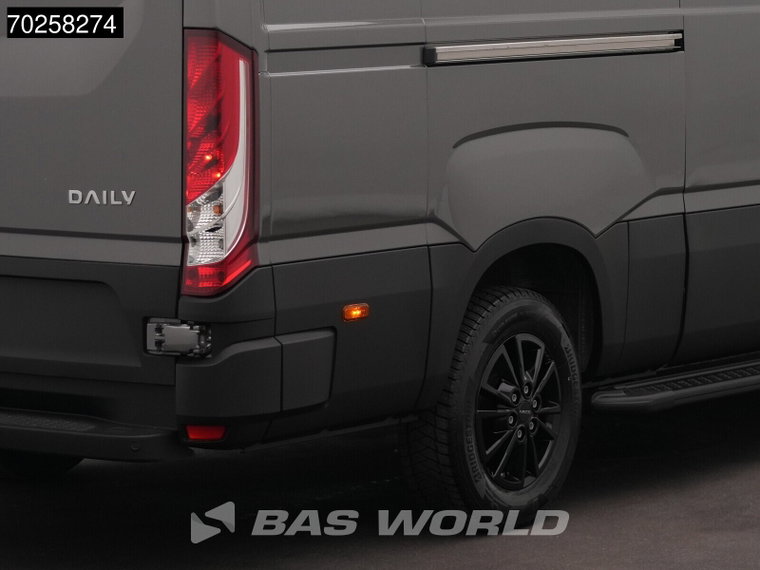 Vehicle Image 38