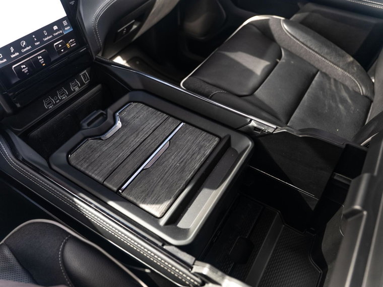 Vehicle Image 48
