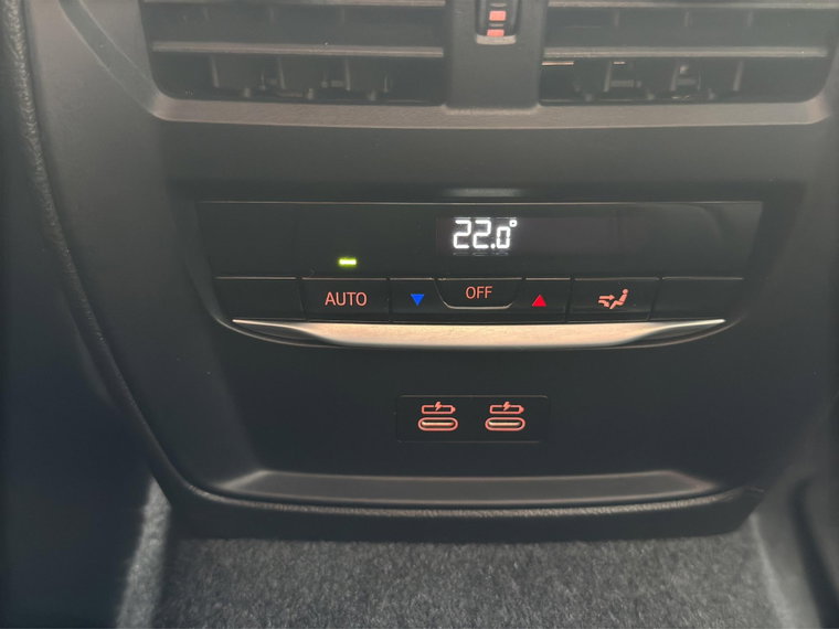 Vehicle Image 26