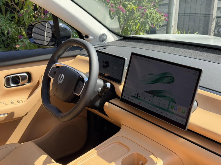Vehicle Image 19