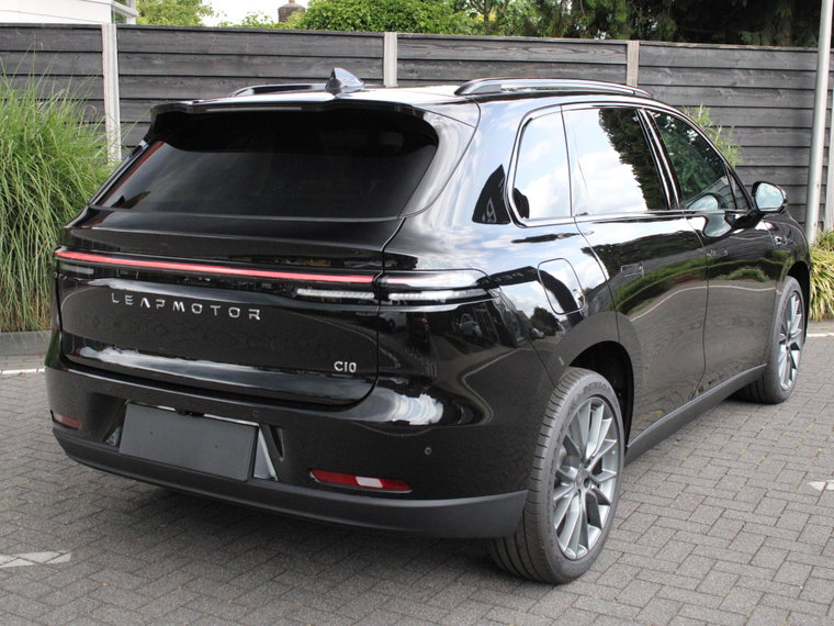 Vehicle Image 9