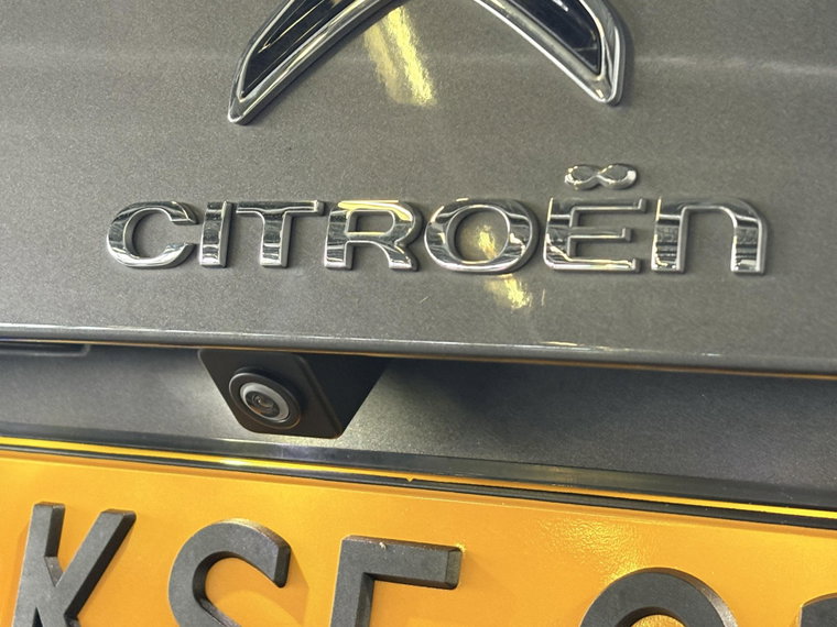 Vehicle Image 40
