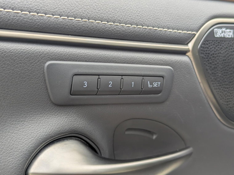 Vehicle Image 28