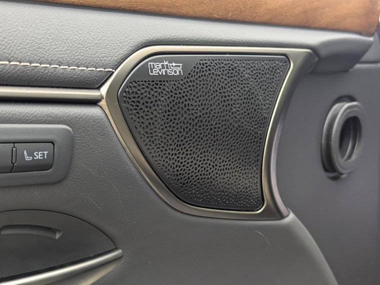 Vehicle Image 29