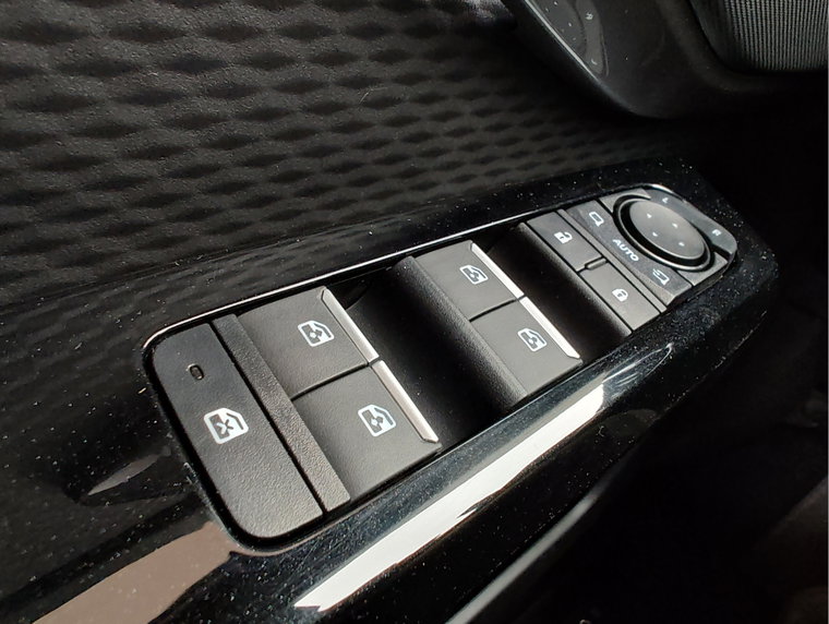 Vehicle Image 26