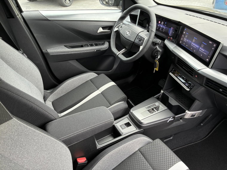 Vehicle Image 36