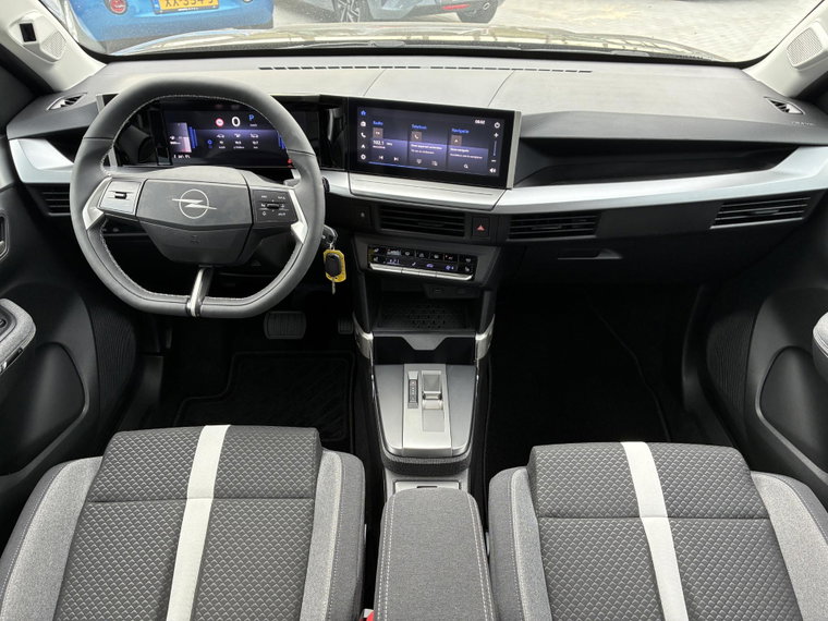 Vehicle Image 40