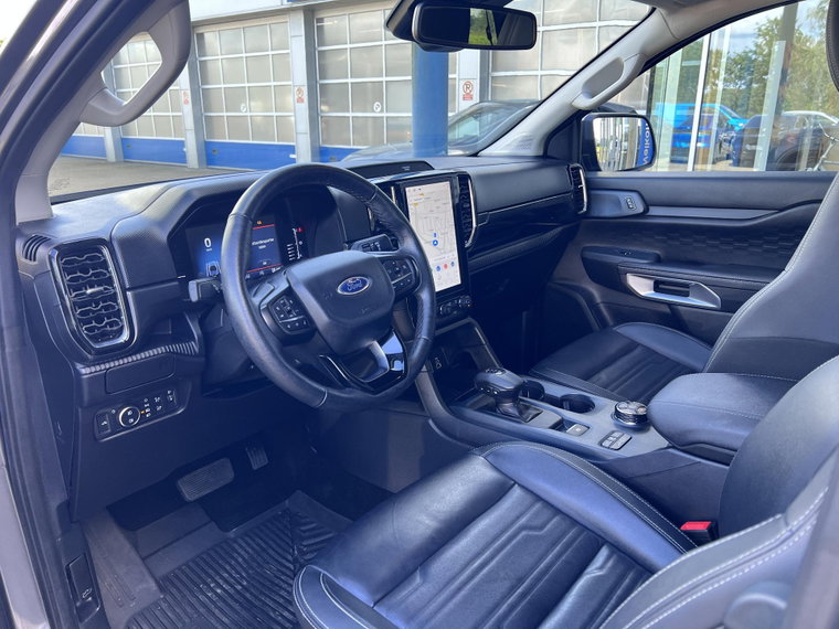Vehicle Image 14