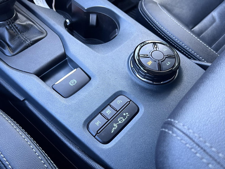 Vehicle Image 23