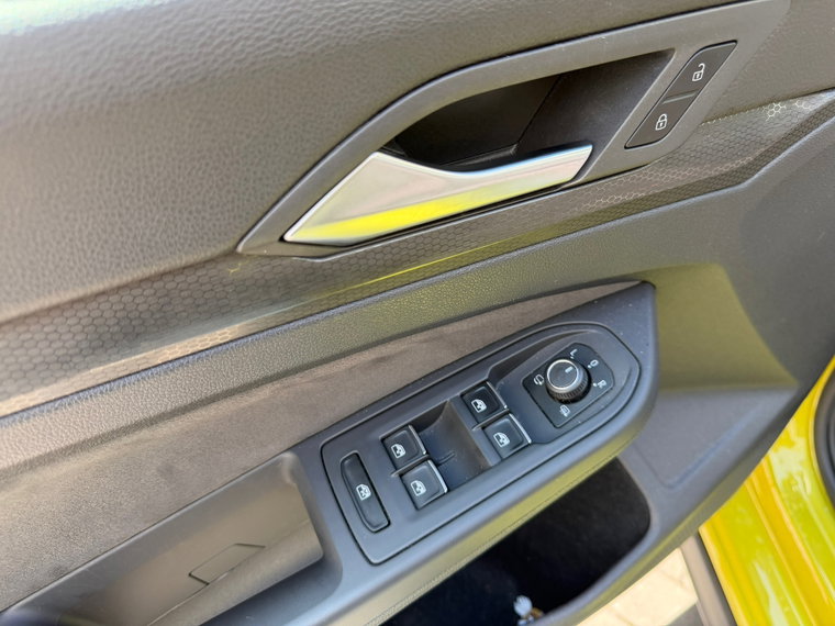 Vehicle Image 38