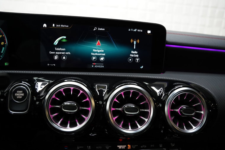 Vehicle Image 33