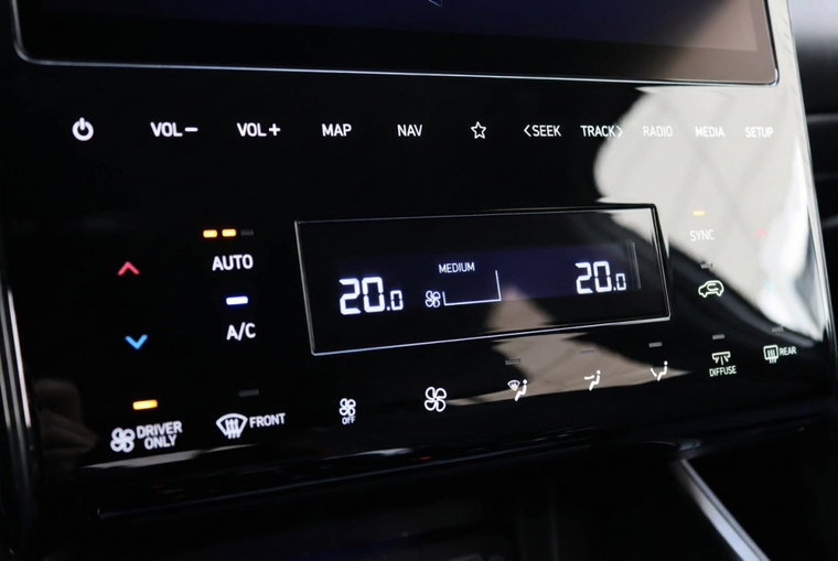 Vehicle Image 22
