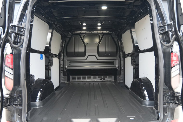 Vehicle Image 10