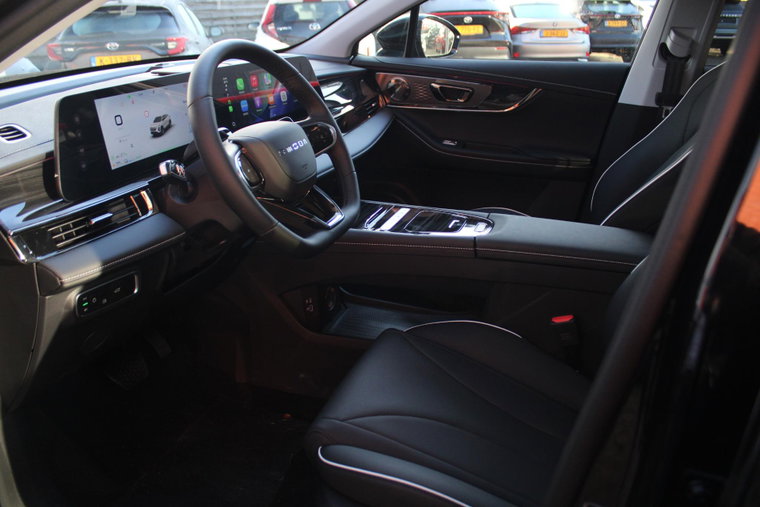 Vehicle Image 14