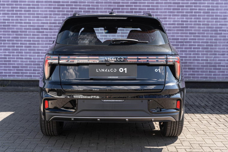 Vehicle Image 6