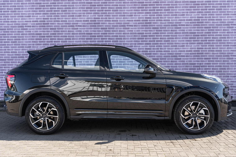 Vehicle Image 8