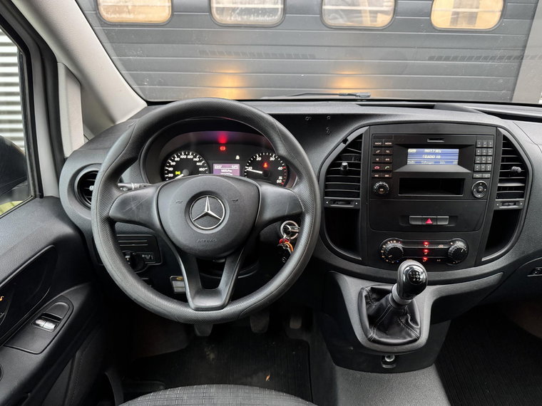Vehicle Image 17