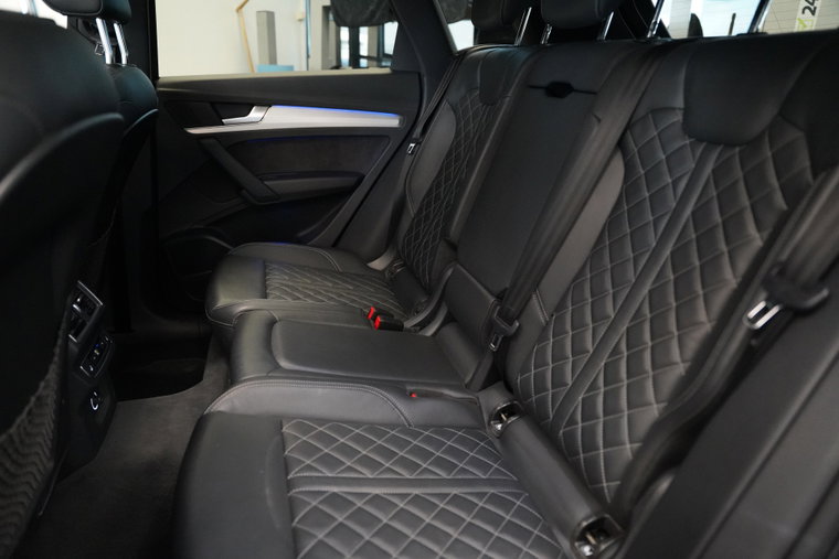 Vehicle Image 30