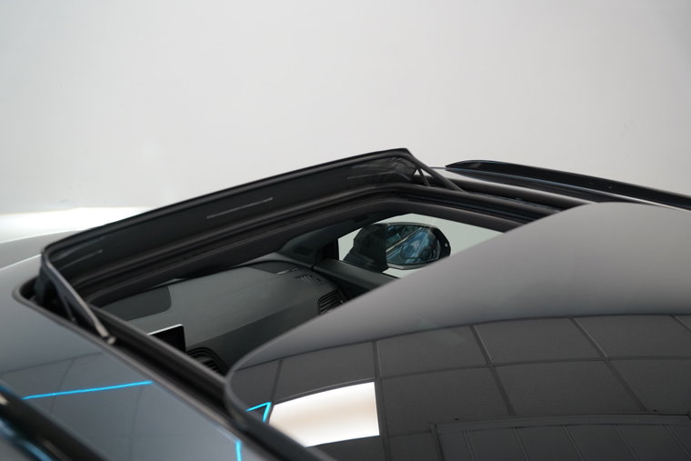 Vehicle Image 38