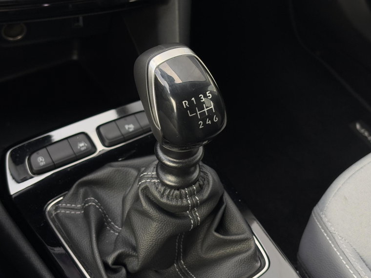 Vehicle Image 26