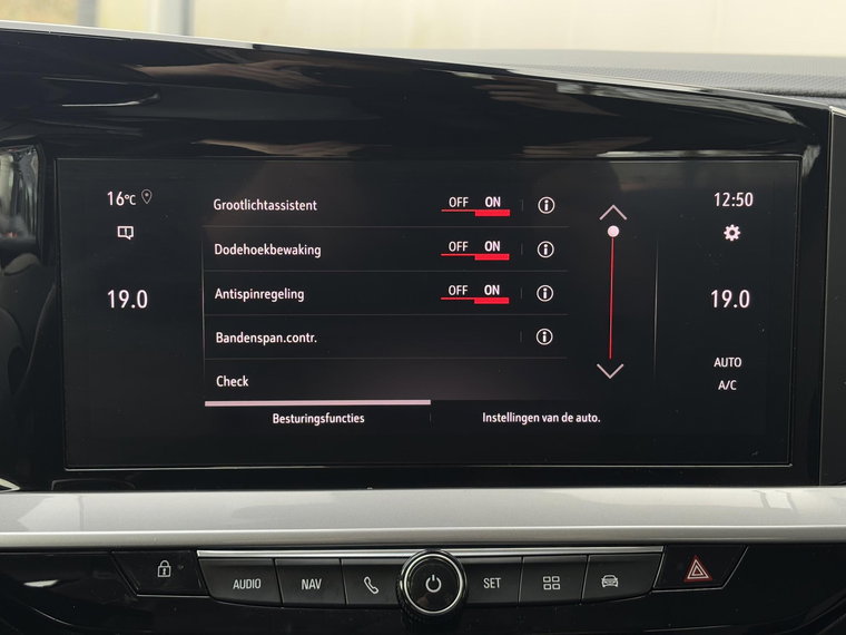 Vehicle Image 35