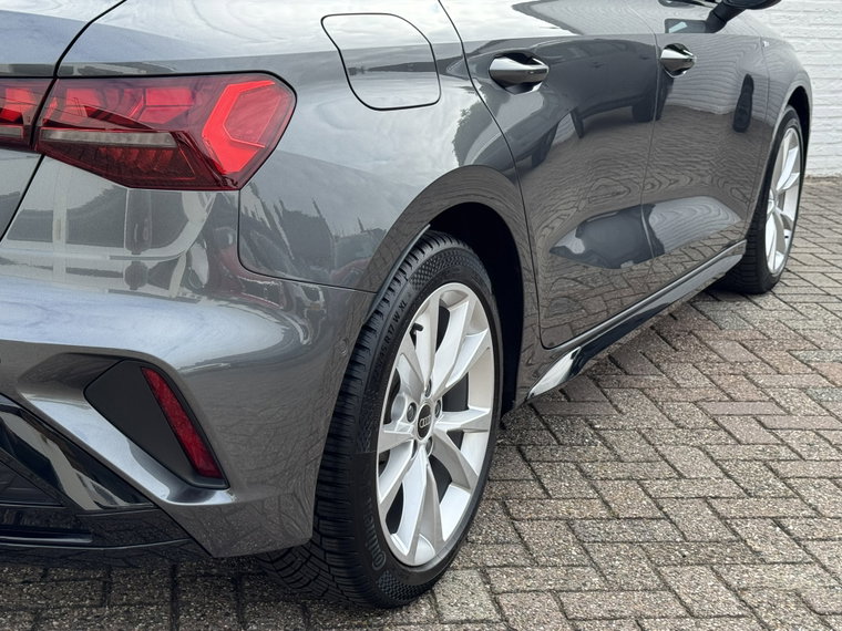 Vehicle Image 48