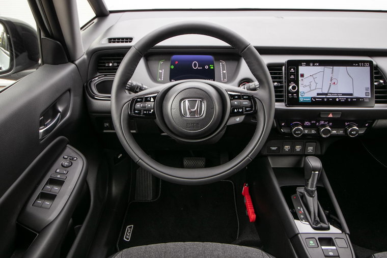 Vehicle Image 16