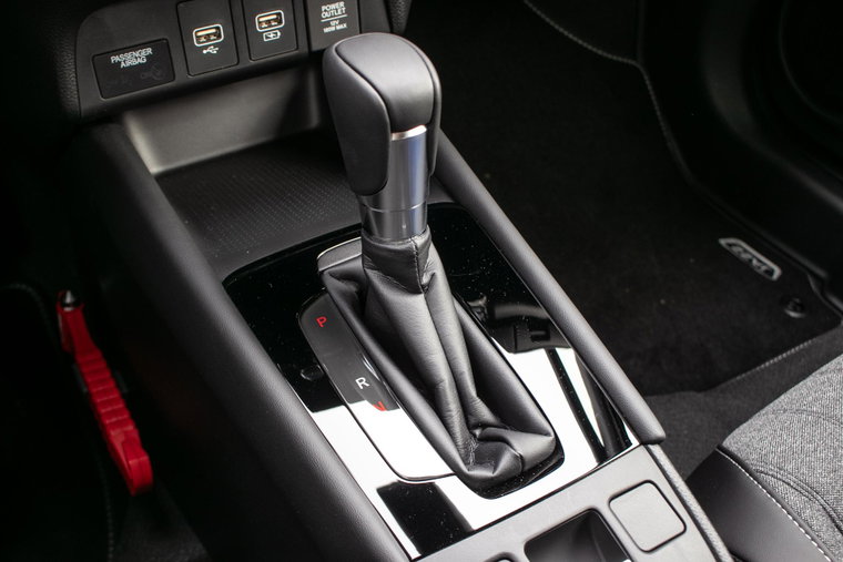 Vehicle Image 25
