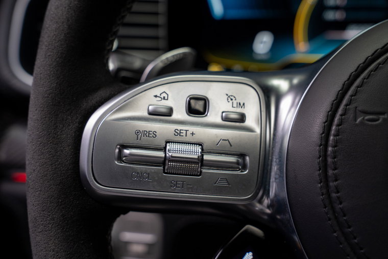 Vehicle Image 32