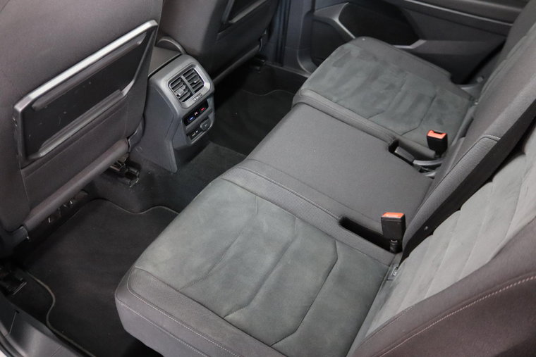 Vehicle Image 60