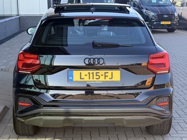 Vehicle Image 15