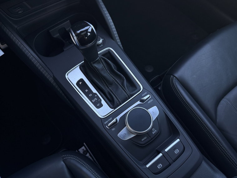 Vehicle Image 23