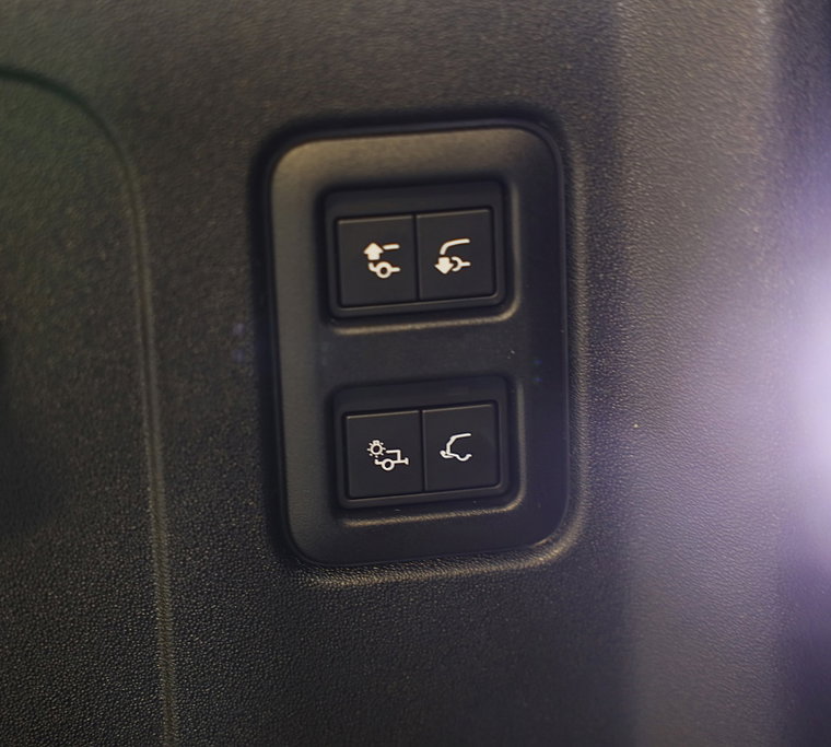 Vehicle Image 25