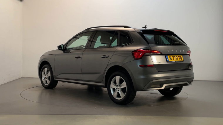 Vehicle Image 8
