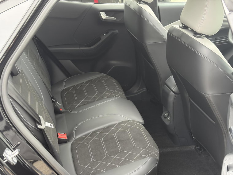 Vehicle Image 35