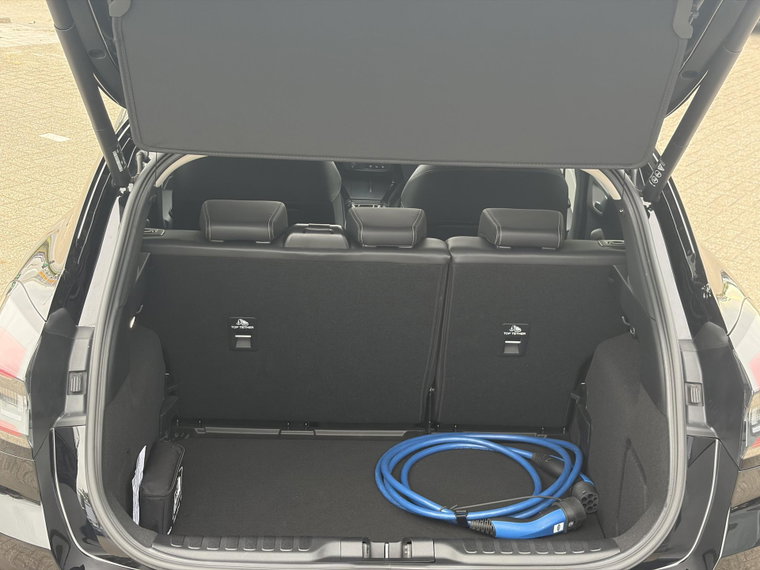 Vehicle Image 38