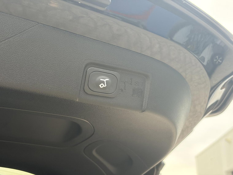 Vehicle Image 40