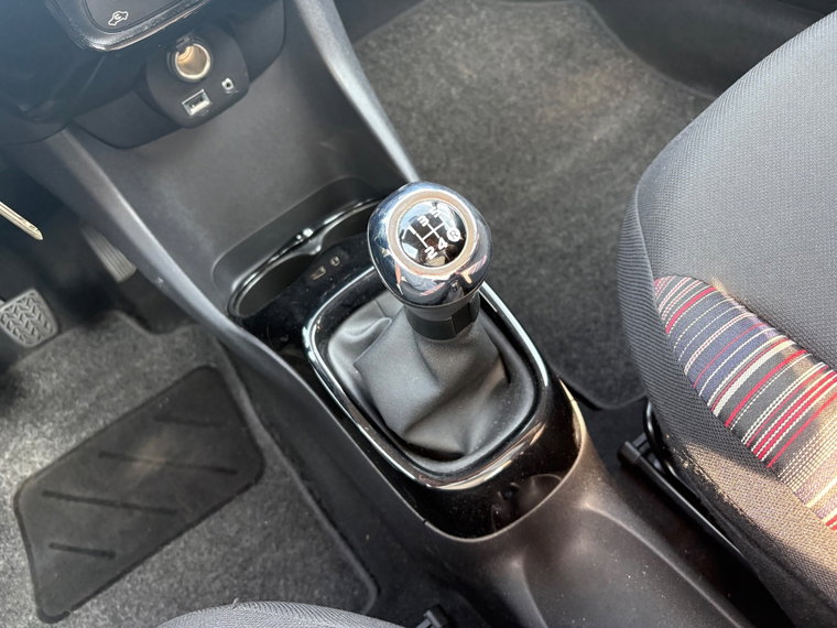 Vehicle Image 19
