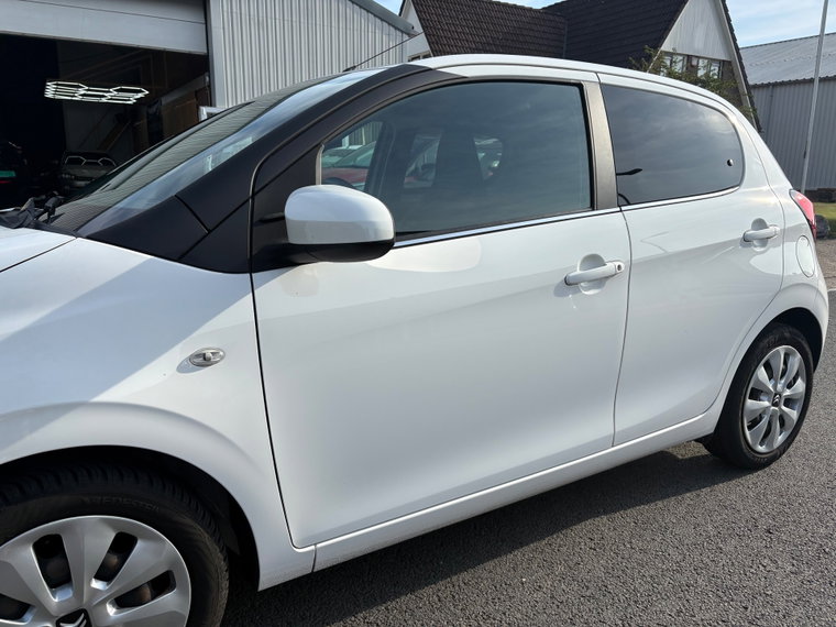 Vehicle Image 11