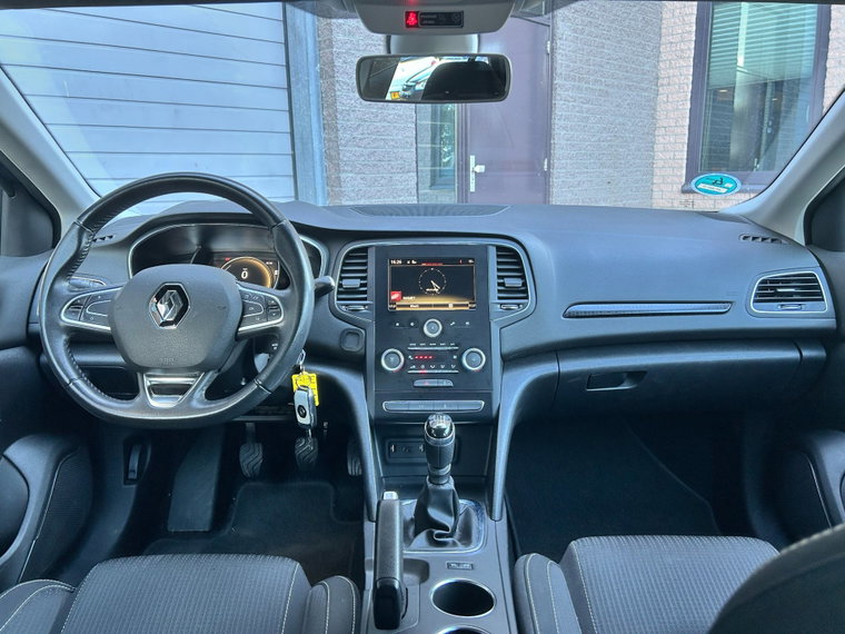 Vehicle Image 9