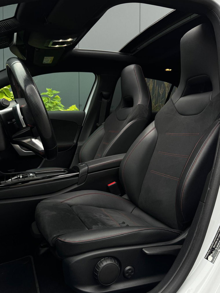 Vehicle Image 24
