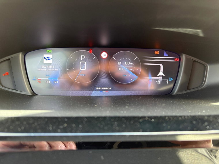 Vehicle Image 25