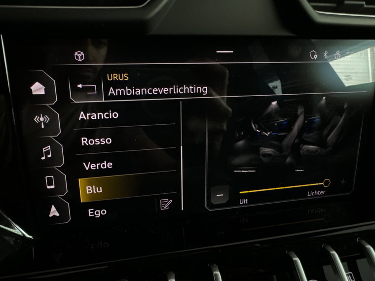 Vehicle Image 32