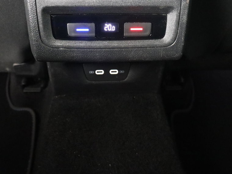 Vehicle Image 34