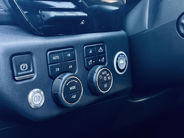 Vehicle Image 36