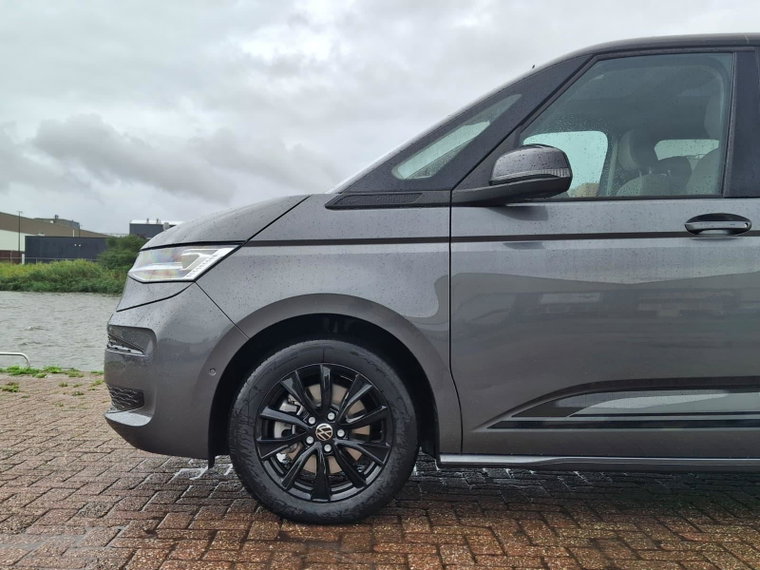Vehicle Image 45