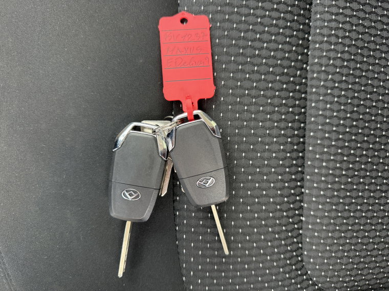 Vehicle Image 32